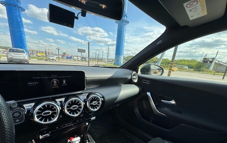 Mercedes-Benz A-Класс, 2018 год, 2 600 000 рублей, 12 фотография