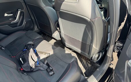Mercedes-Benz A-Класс, 2018 год, 2 600 000 рублей, 19 фотография