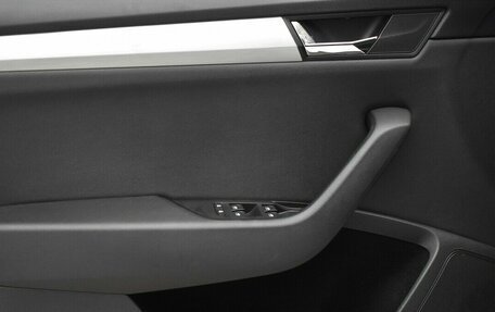 Skoda Superb III рестайлинг, 2018 год, 2 100 000 рублей, 12 фотография