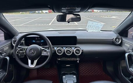 Mercedes-Benz A-Класс, 2022 год, 1 852 000 рублей, 8 фотография