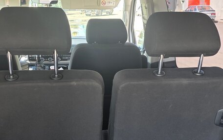 Volkswagen Caravelle T6 рестайлинг, 2018 год, 2 750 000 рублей, 5 фотография