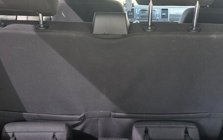 Volkswagen Caravelle T6 рестайлинг, 2018 год, 2 750 000 рублей, 7 фотография