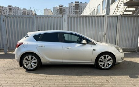 Opel Astra J, 2010 год, 599 000 рублей, 3 фотография