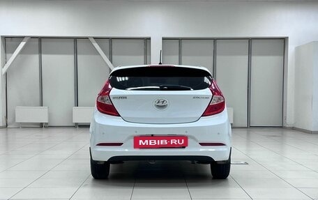 Hyundai Solaris II рестайлинг, 2015 год, 1 120 000 рублей, 8 фотография