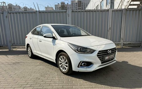 Hyundai Solaris II рестайлинг, 2017 год, 990 000 рублей, 6 фотография
