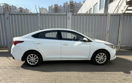 Hyundai Solaris II рестайлинг, 2017 год, 990 000 рублей, 3 фотография