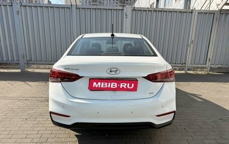 Hyundai Solaris II рестайлинг, 2017 год, 990 000 рублей, 5 фотография
