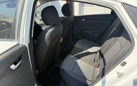 Hyundai Solaris II рестайлинг, 2017 год, 990 000 рублей, 12 фотография