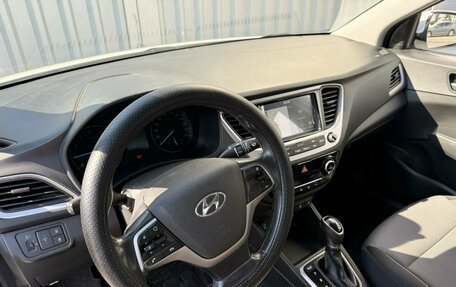 Hyundai Solaris II рестайлинг, 2017 год, 990 000 рублей, 10 фотография