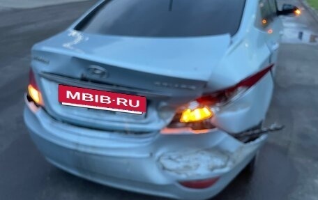 Hyundai Solaris II рестайлинг, 2011 год, 250 000 рублей, 2 фотография