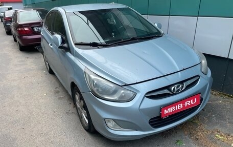 Hyundai Solaris II рестайлинг, 2011 год, 250 000 рублей, 1 фотография