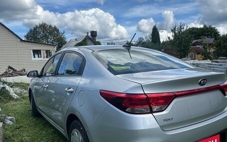 KIA Rio IV, 2017 год, 940 000 рублей, 3 фотография