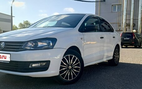 Volkswagen Polo VI (EU Market), 2017 год, 880 000 рублей, 2 фотография