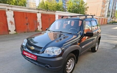 Chevrolet Niva I рестайлинг, 2009 год, 630 000 рублей, 3 фотография