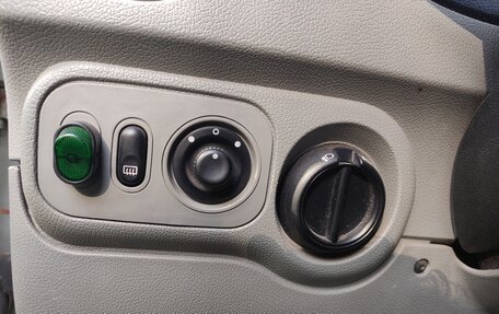 Renault Kangoo II рестайлинг, 2006 год, 300 000 рублей, 16 фотография