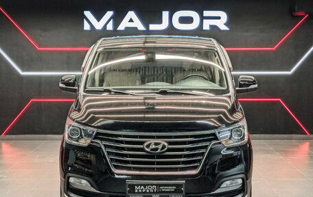 Hyundai H-1 II рестайлинг, 2021 год, 3 195 000 рублей, 2 фотография