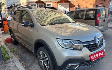 Renault Sandero II рестайлинг, 2018 год, 1 300 000 рублей, 2 фотография