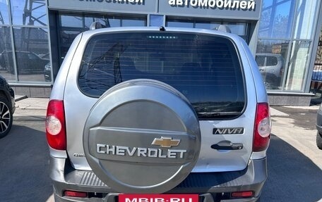 Chevrolet Niva I рестайлинг, 2018 год, 599 000 рублей, 6 фотография
