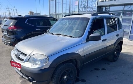 Chevrolet Niva I рестайлинг, 2018 год, 599 000 рублей, 3 фотография