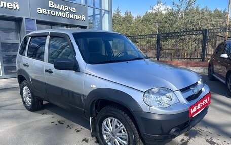 Chevrolet Niva I рестайлинг, 2020 год, 849 000 рублей, 5 фотография
