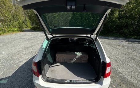 Skoda Superb III рестайлинг, 2012 год, 1 070 000 рублей, 18 фотография