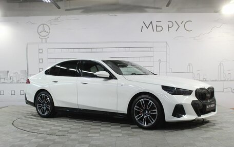 BMW 5 серия, 2023 год, 7 850 000 рублей, 5 фотография