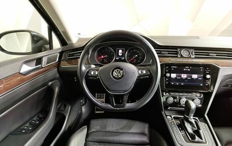 Volkswagen Passat B8 рестайлинг, 2019 год, 2 300 000 рублей, 19 фотография