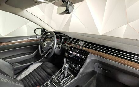 Volkswagen Passat B8 рестайлинг, 2019 год, 2 300 000 рублей, 12 фотография