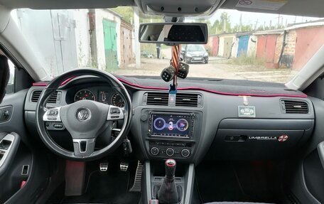 Volkswagen Jetta VI, 2014 год, 1 050 000 рублей, 13 фотография