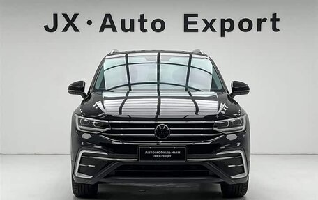 Volkswagen Tiguan II, 2022 год, 2 770 000 рублей, 2 фотография