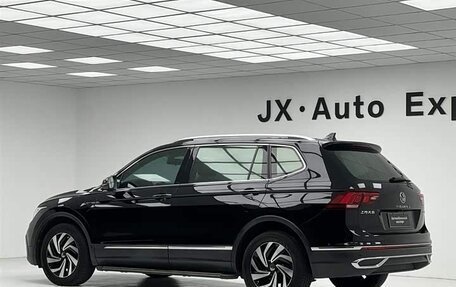 Volkswagen Tiguan II, 2022 год, 2 770 000 рублей, 8 фотография