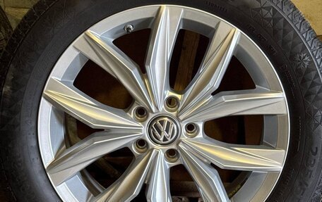 Volkswagen Tiguan II, 2019 год, 3 700 000 рублей, 16 фотография