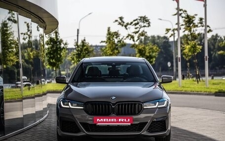 BMW 5 серия, 2021 год, 6 800 000 рублей, 6 фотография