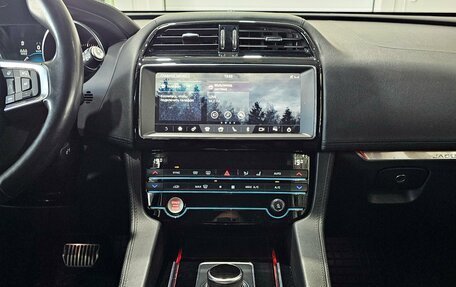 Jaguar F-Pace, 2018 год, 3 149 000 рублей, 14 фотография