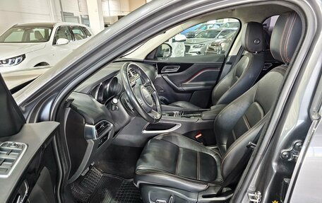 Jaguar F-Pace, 2018 год, 3 149 000 рублей, 11 фотография
