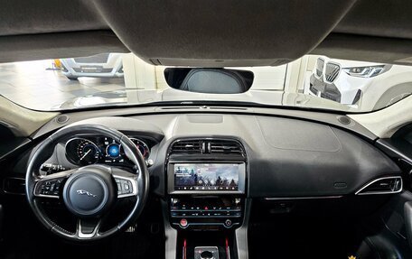 Jaguar F-Pace, 2018 год, 3 149 000 рублей, 13 фотография