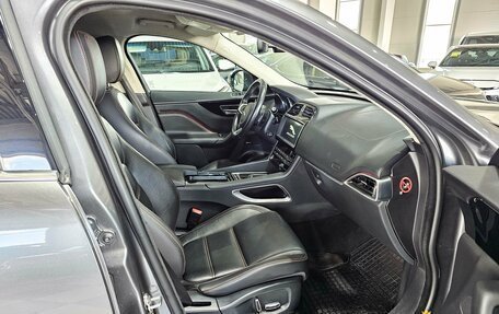 Jaguar F-Pace, 2018 год, 3 149 000 рублей, 24 фотография