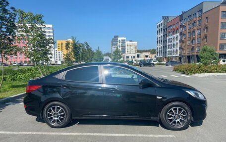 Hyundai Solaris II рестайлинг, 2012 год, 700 000 рублей, 4 фотография