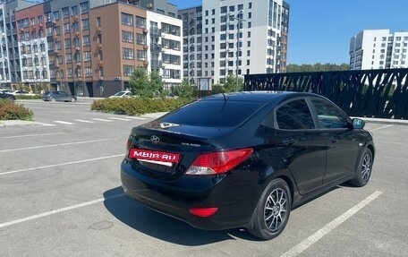 Hyundai Solaris II рестайлинг, 2012 год, 700 000 рублей, 5 фотография