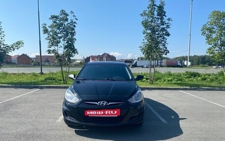 Hyundai Solaris II рестайлинг, 2012 год, 700 000 рублей, 2 фотография