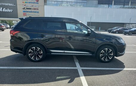 Mitsubishi Outlander III рестайлинг 3, 2021 год, 2 648 000 рублей, 15 фотография