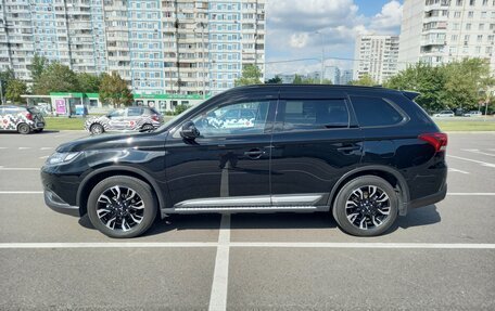 Mitsubishi Outlander III рестайлинг 3, 2021 год, 2 648 000 рублей, 17 фотография