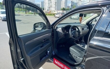 Mitsubishi Outlander III рестайлинг 3, 2021 год, 2 648 000 рублей, 10 фотография