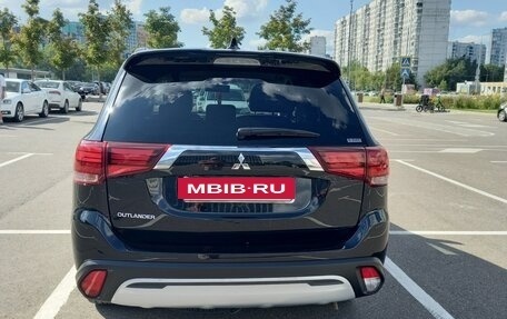 Mitsubishi Outlander III рестайлинг 3, 2021 год, 2 648 000 рублей, 16 фотография