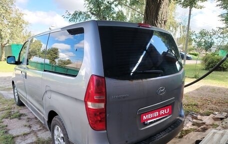 Hyundai H-1 II рестайлинг, 2010 год, 1 100 000 рублей, 3 фотография