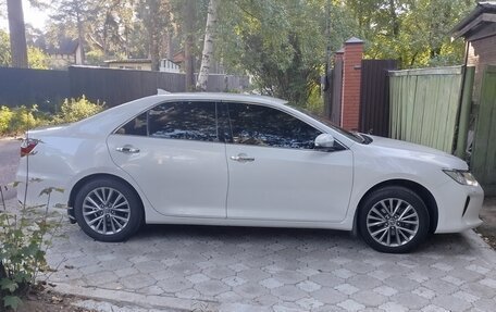 Toyota Camry, 2017 год, 2 350 000 рублей, 3 фотография