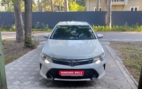 Toyota Camry, 2017 год, 2 350 000 рублей, 2 фотография