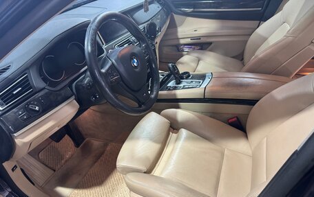 BMW 7 серия, 2014 год, 1 990 000 рублей, 10 фотография