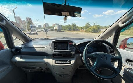 Nissan Serena II, 2001 год, 530 000 рублей, 11 фотография