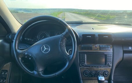 Mercedes-Benz C-Класс, 2005 год, 649 000 рублей, 3 фотография
